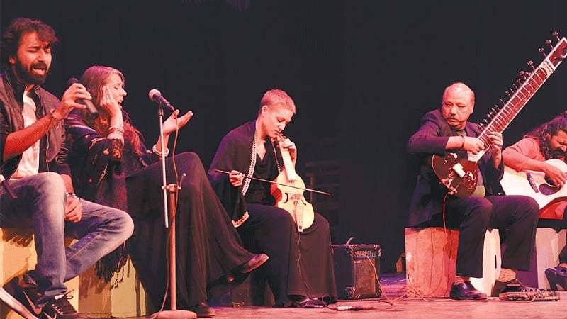 ELISABETTA DEL FERRO - VIOLA DA GAMBA - KARACHI